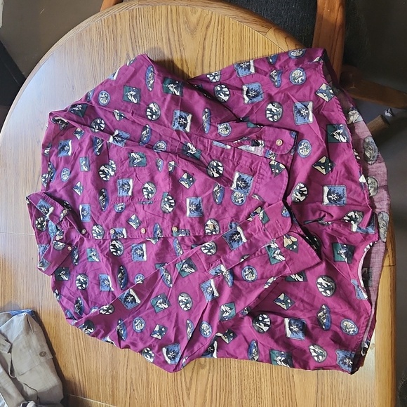 Outdoorsy button up - Picture 1 of 5